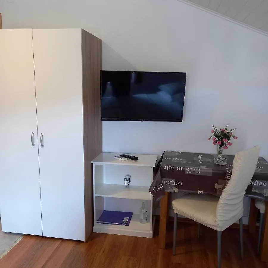 Apartmani Cvelic 말린스카 게스트하우스