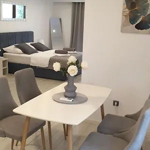 Romantic Rohreggerova Appartamento Pola